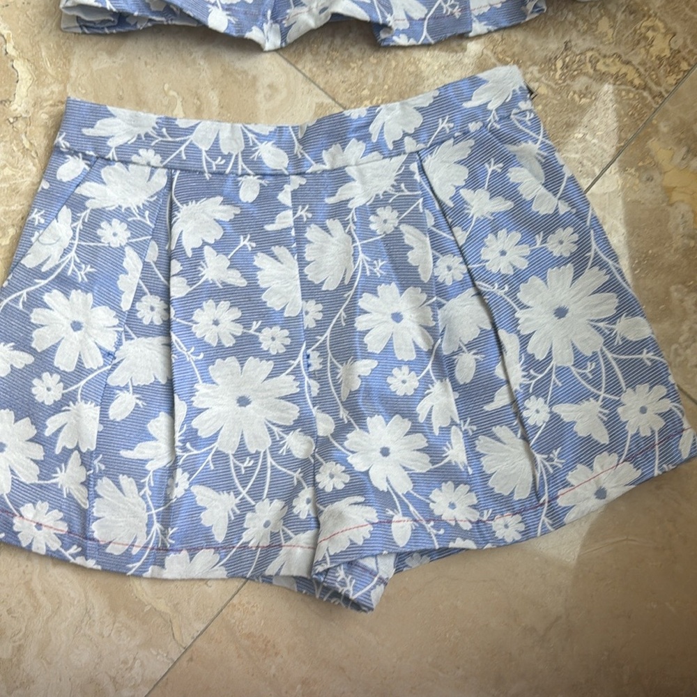 Pleated shorts